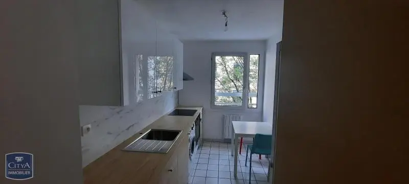 à louer joli 2 pièces meublé centre villeurbanne Métro Gratte ciel