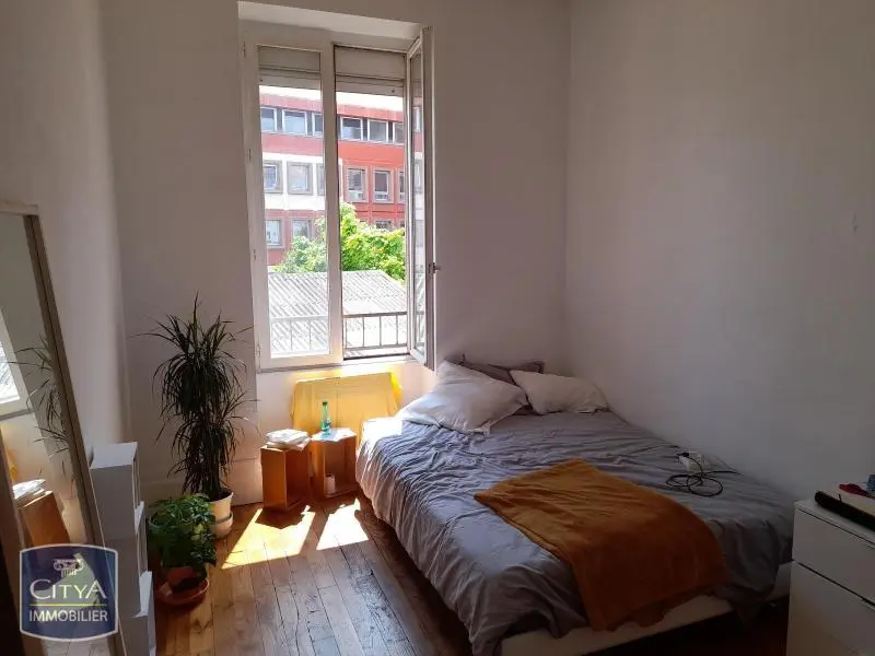 Photo 1 Appartement 1 pièce 28.01m²