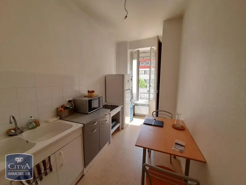 Photo 2 Appartement 1 pièce 28.01m²