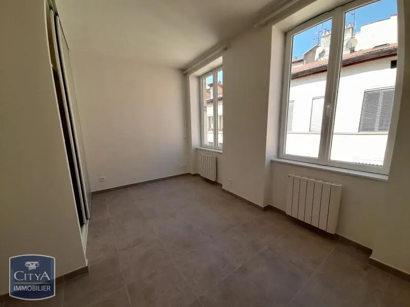 Photo 3 Appartement 1 pièce 31.66m²