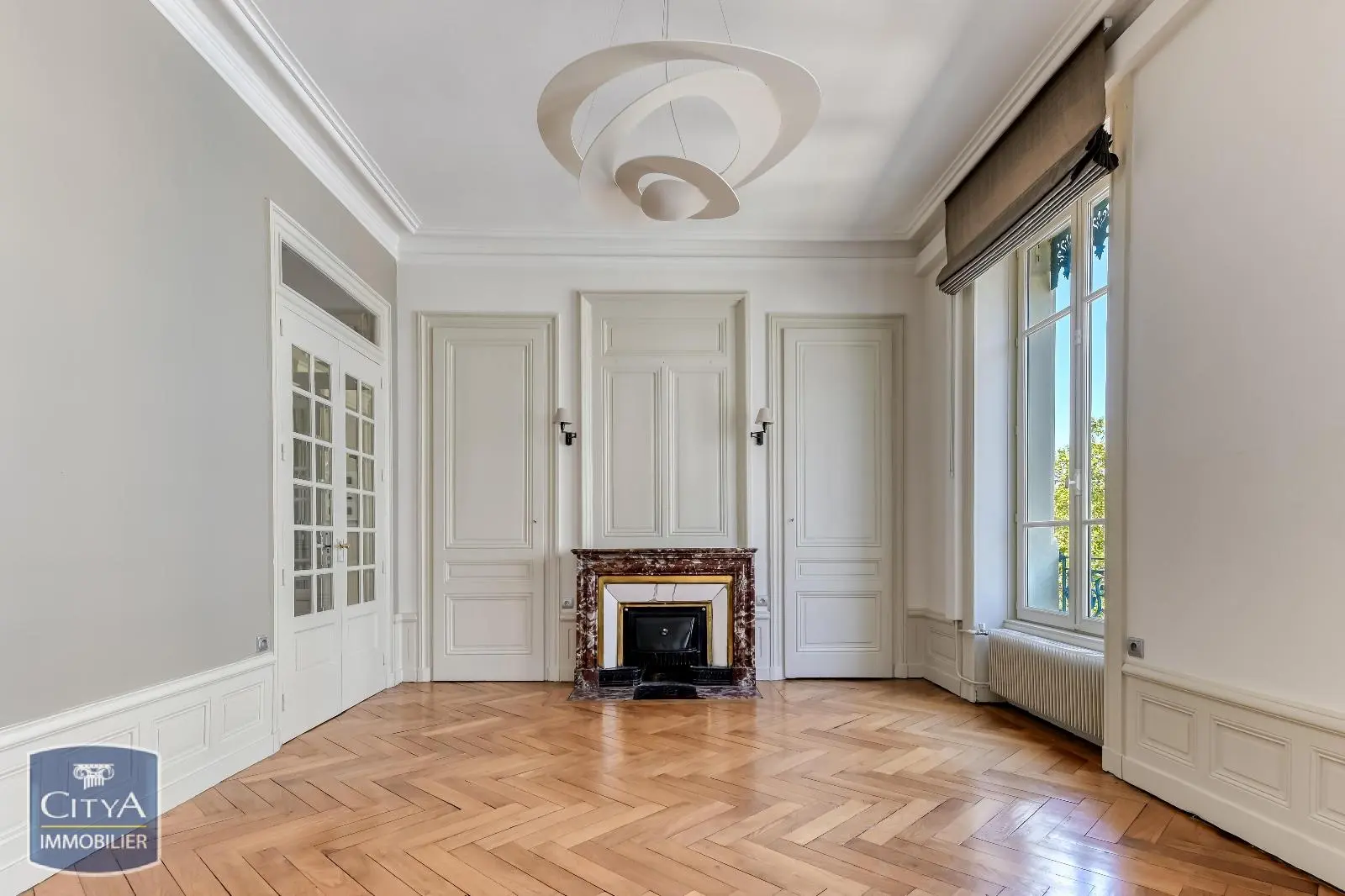 Photo 1 Appartement 5 pièces 187.92m²