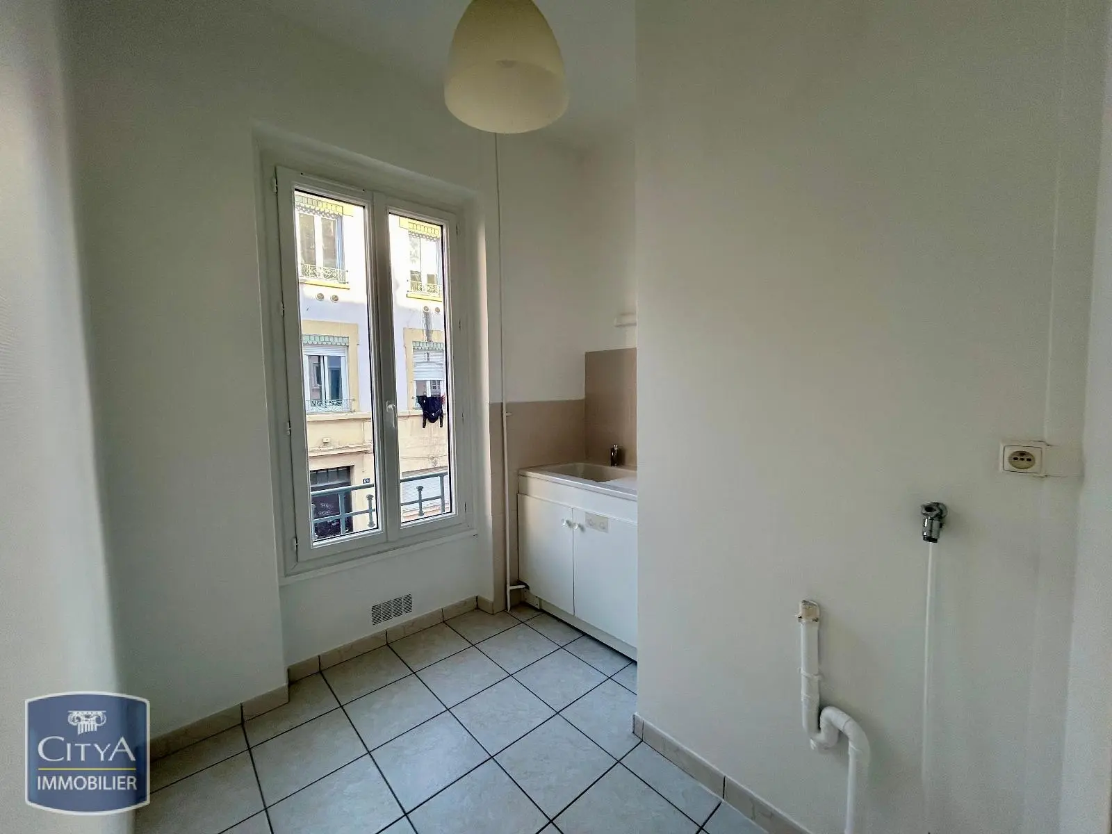Photo 2 Appartement 1 pièce 23.83m²