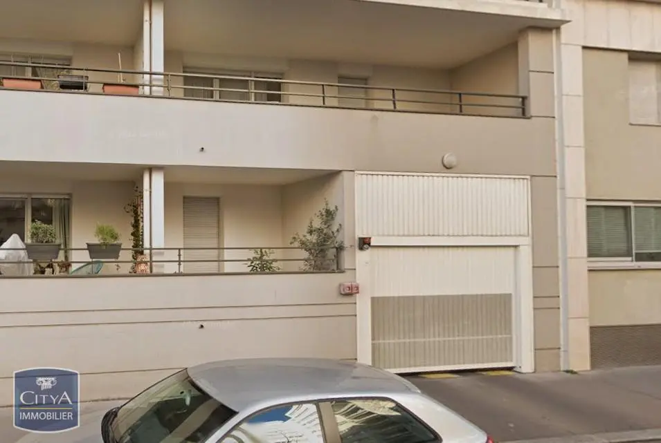 Photo 1 Parking