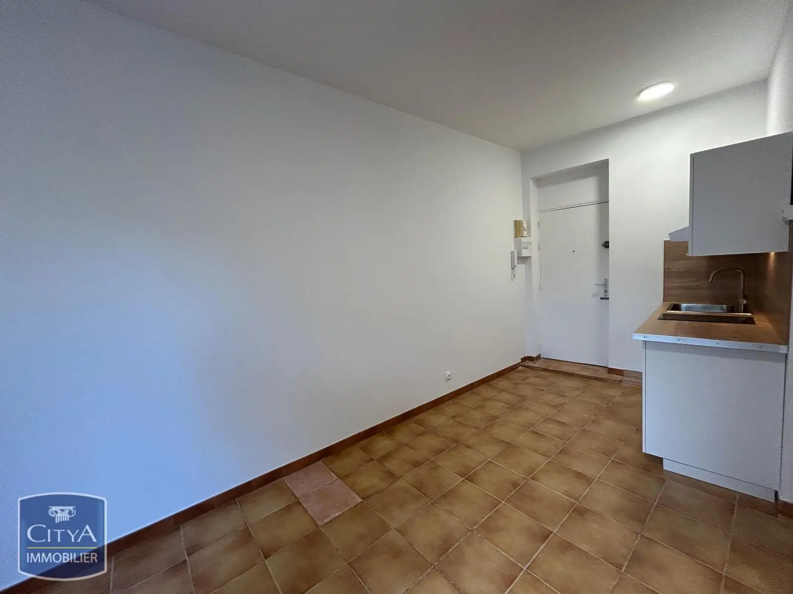 Photo 3 Appartement 1 pièce 22.76m²