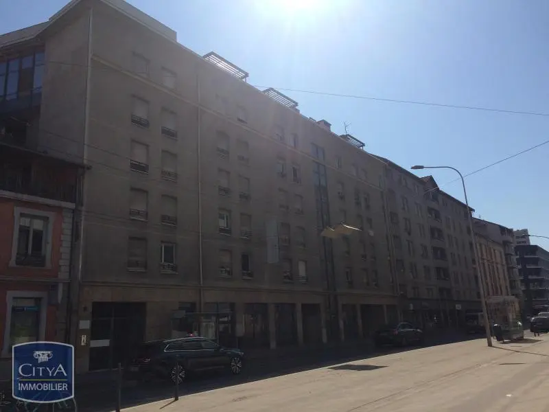 Photo 1 Appartement 1 pièce 18.28m²