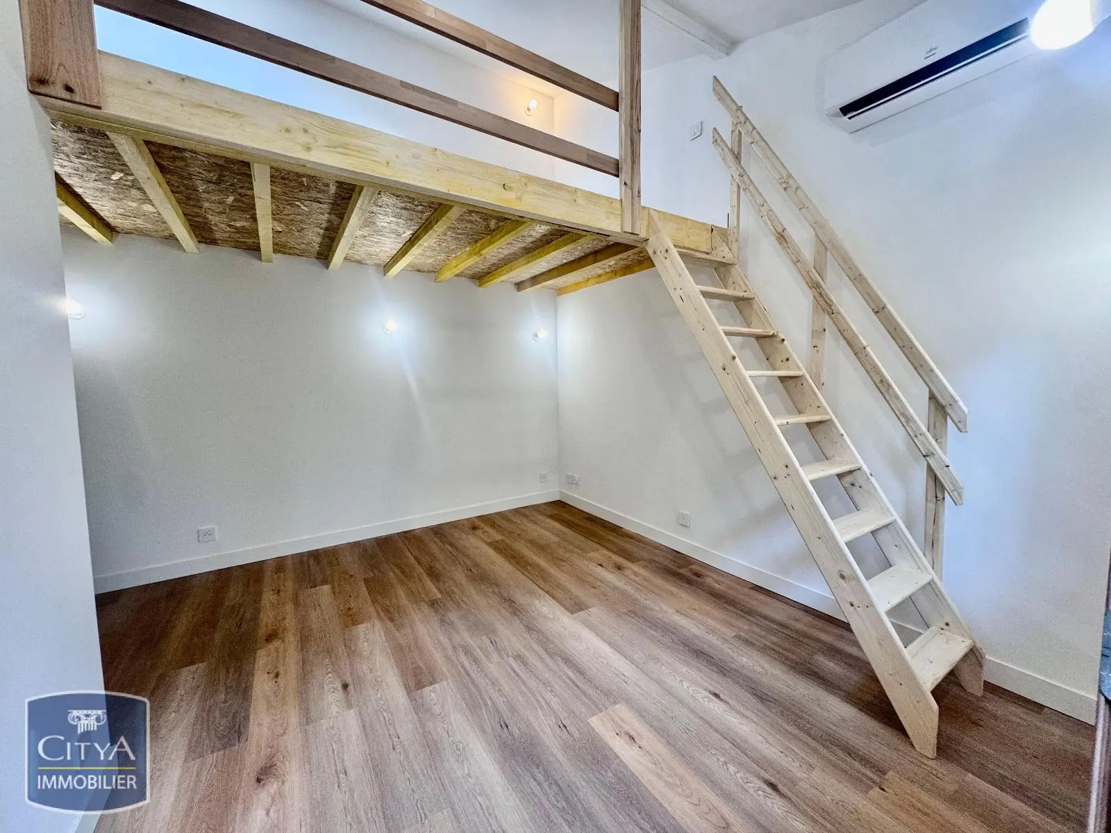 Photo 3 Appartement 1 pièce 16.39m²