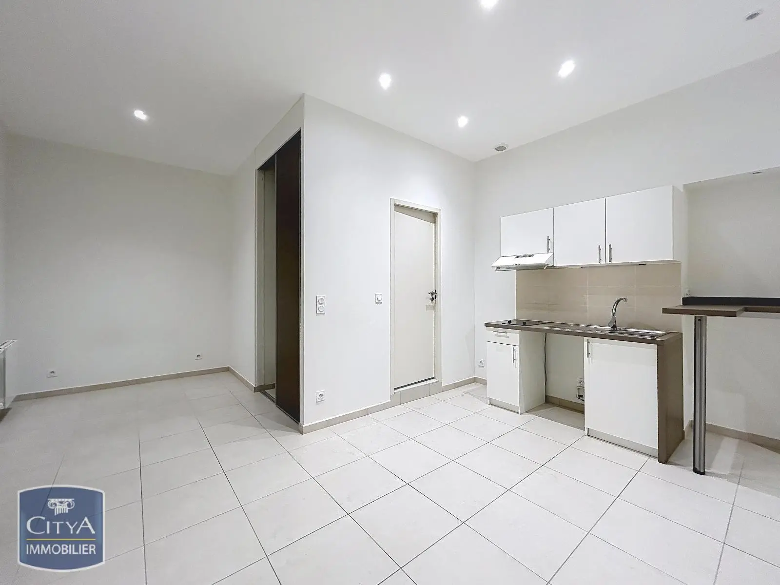 Photo 2 Appartement 1 pièce 32.2m²