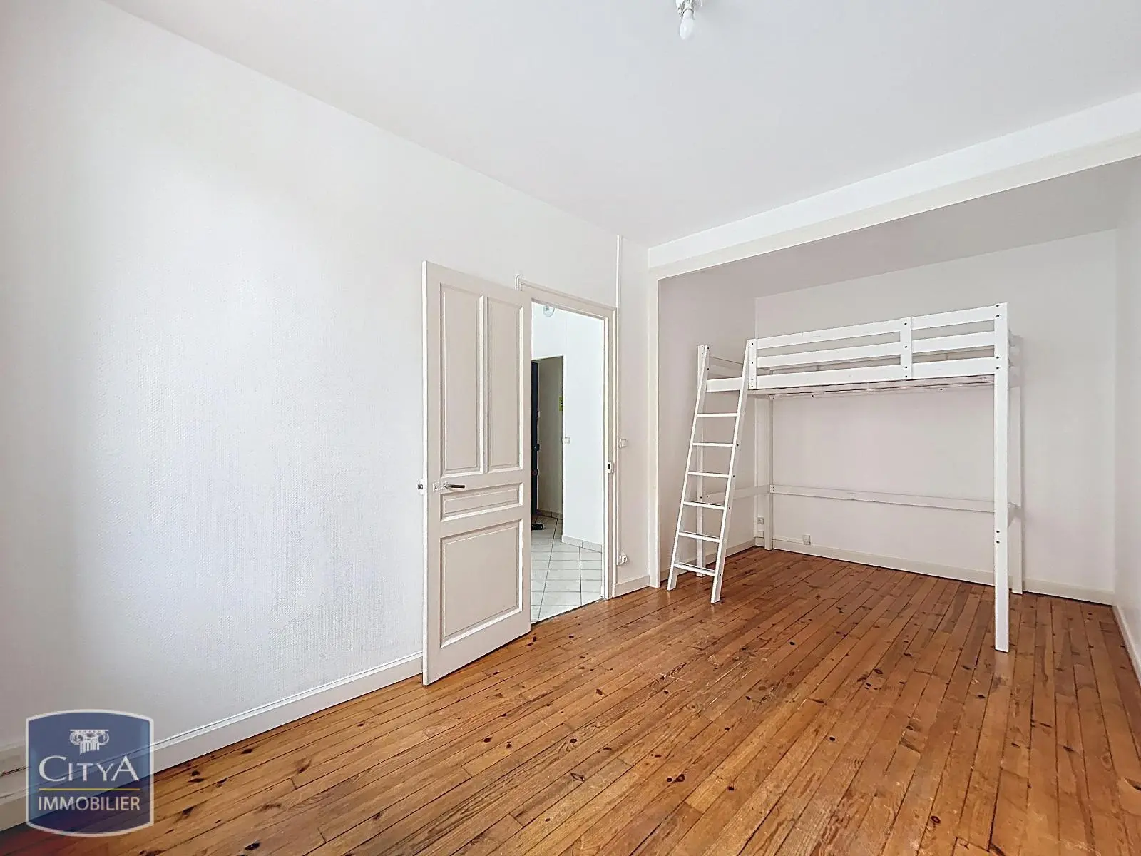 Photo 1 Appartement 1 pièce 30.41m²