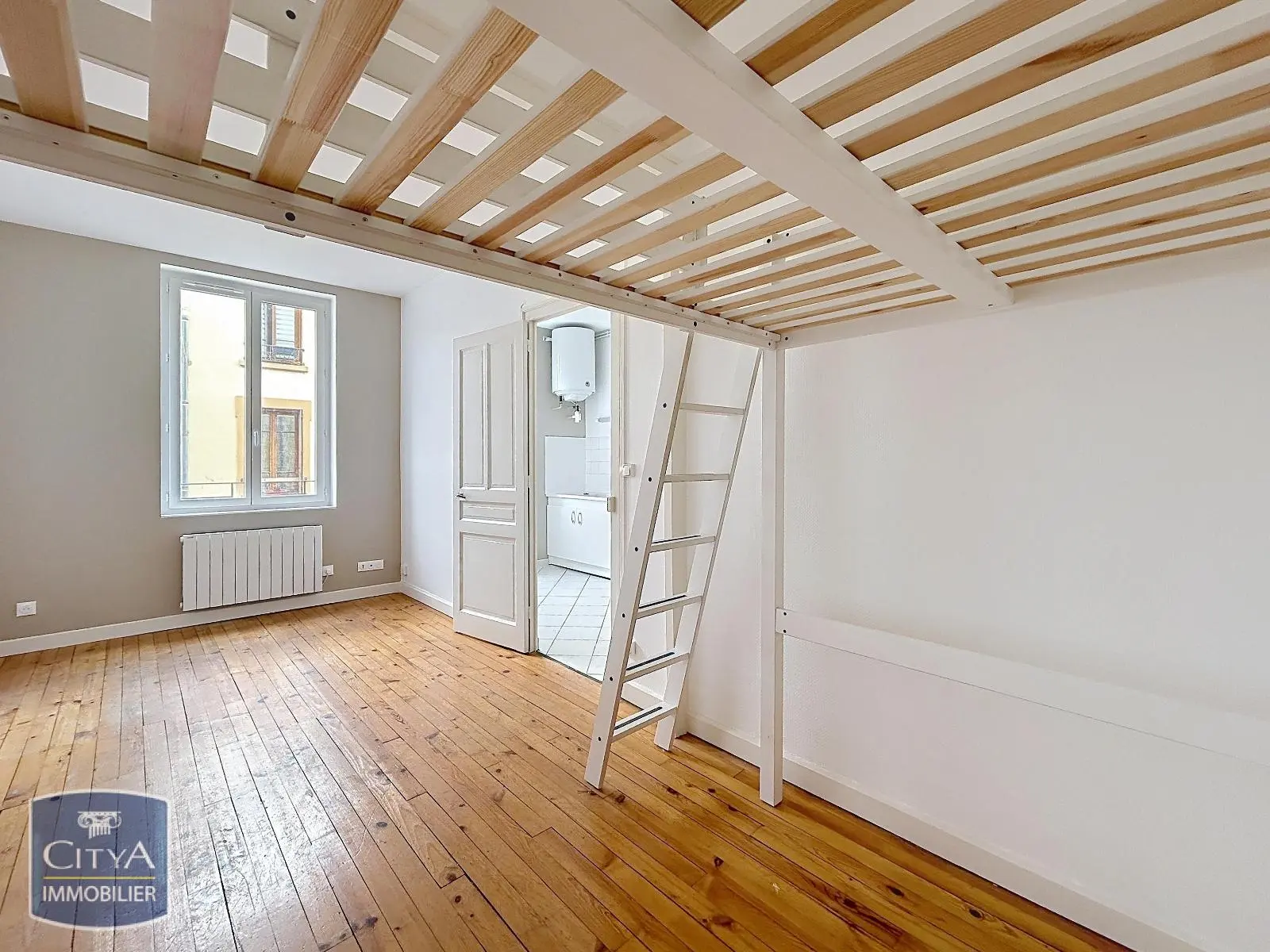 Photo 2 Appartement 1 pièce 30.41m²