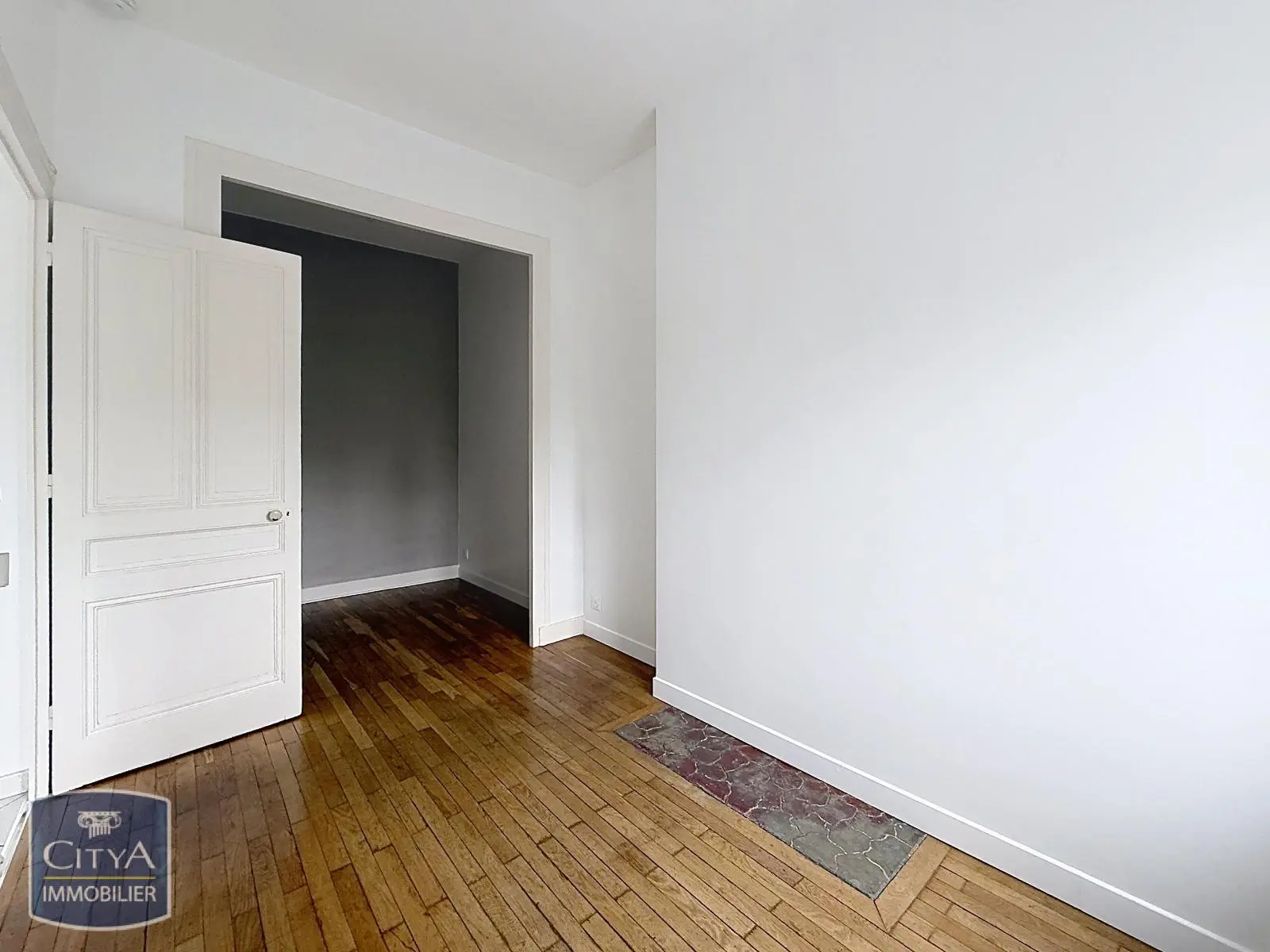 Photo 3 Appartement 1 pièce 32.4m²