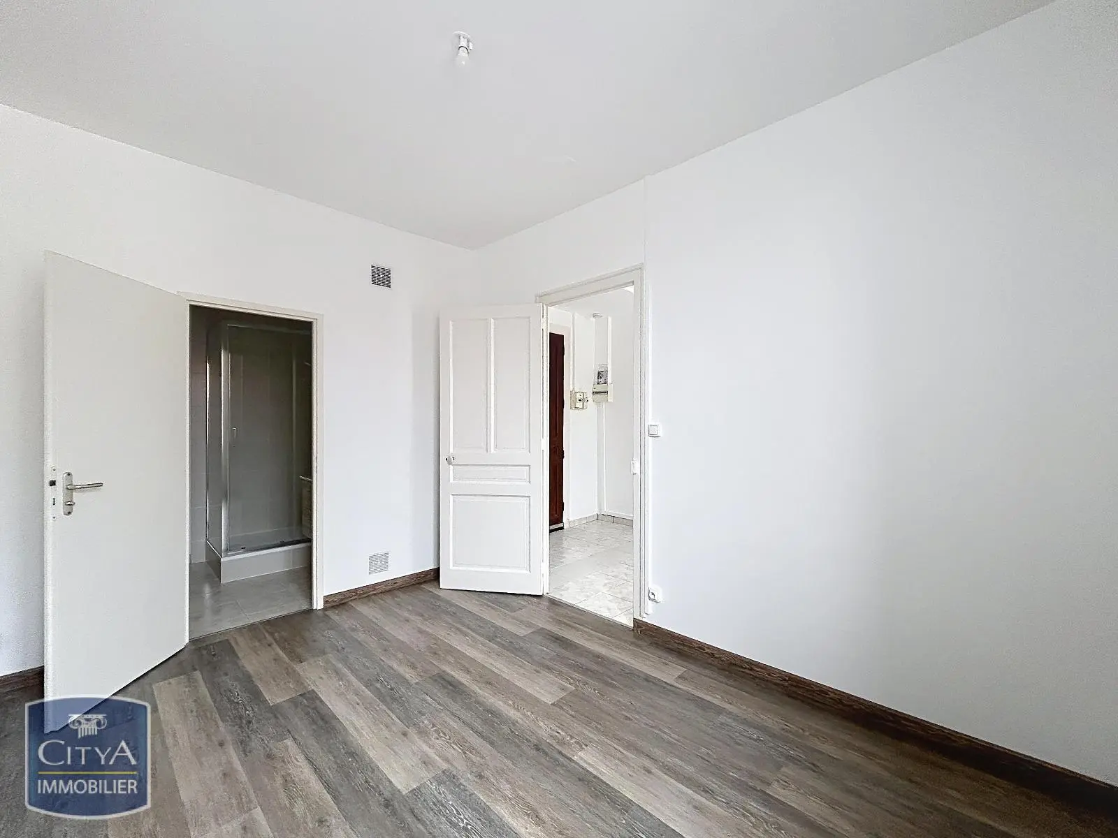 Photo 2 Appartement 1 pièce 24.94m²