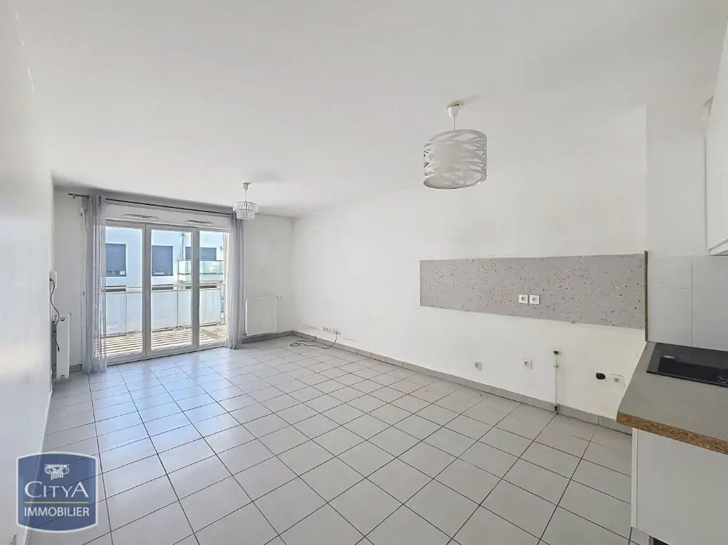 Appartement 3 pièces 62 m² · à Décines-Charpieu · 61,6 m² · 1 100 €