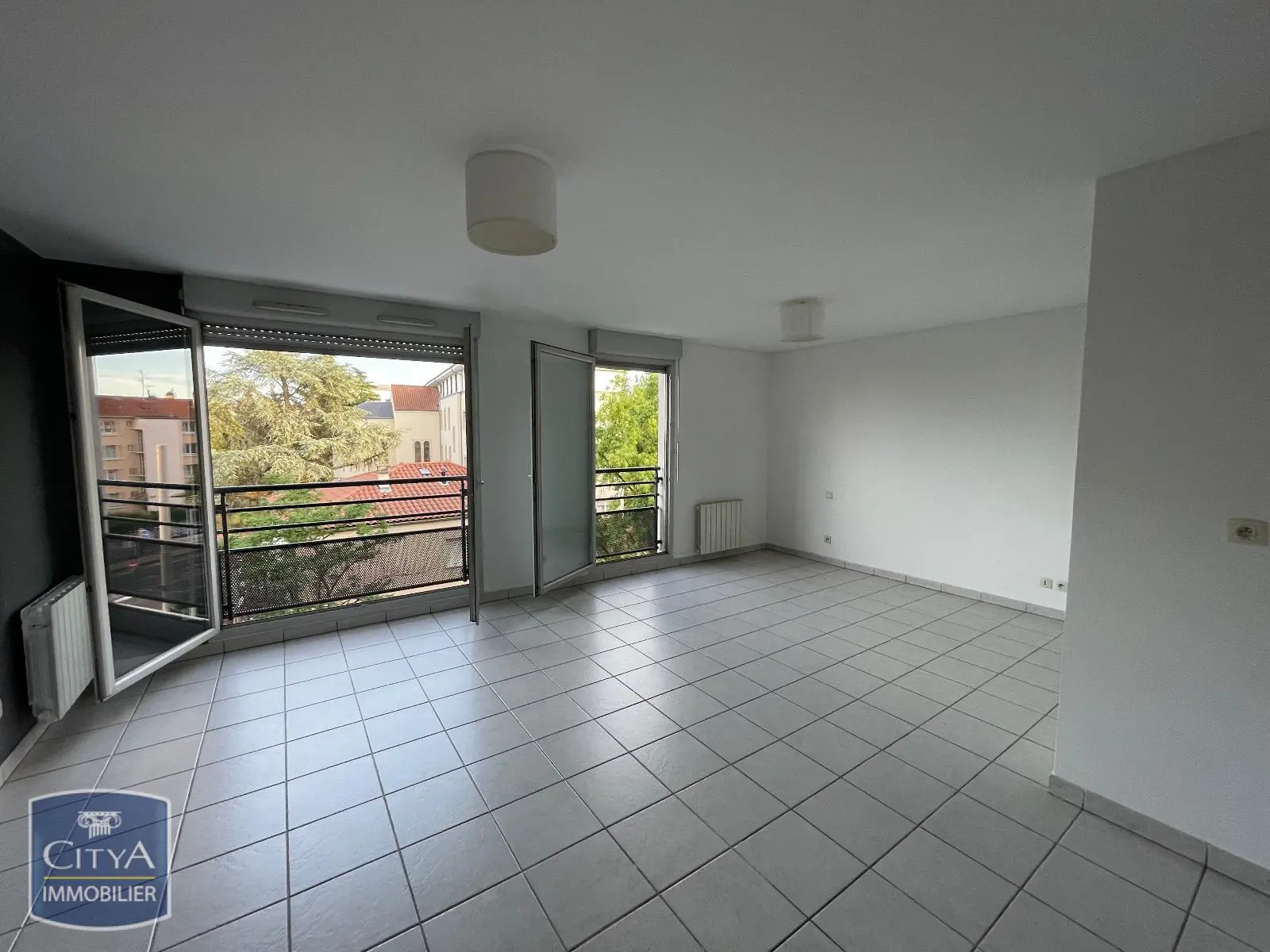 Photo 1 Appartement 1 pièce 32.74m²