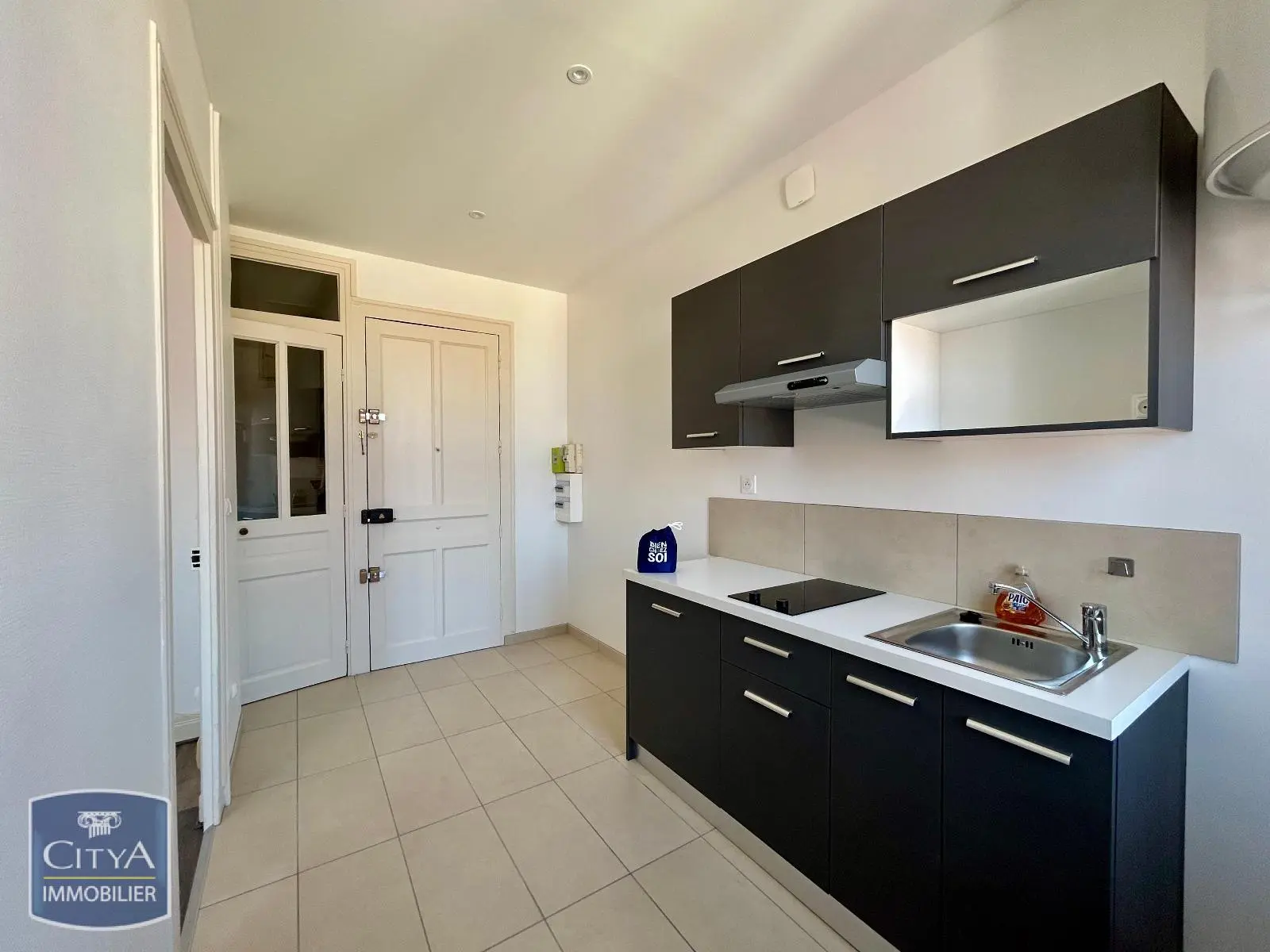 Photo 1 Appartement 1 pièce 25.11m²