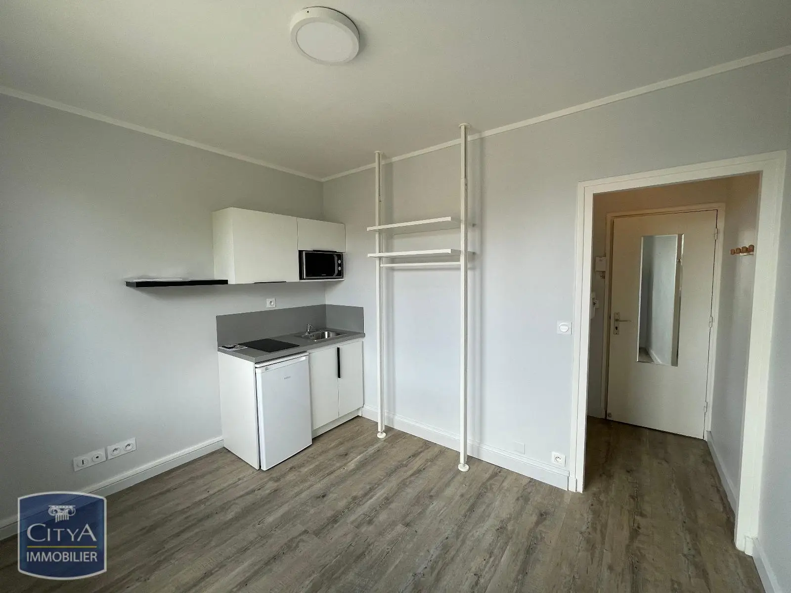 Photo 1 Appartement 1 pièce 13.99m²