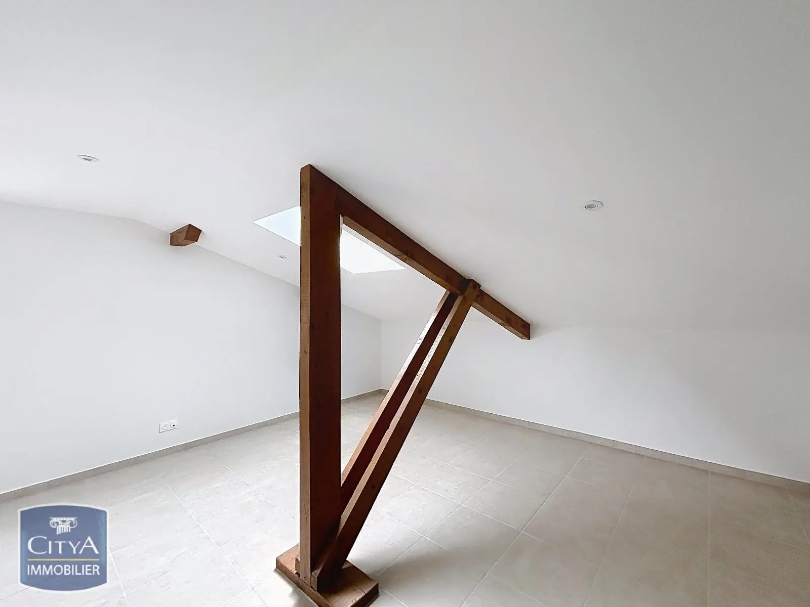 Photo 1 Appartement 1 pièce 19.81m²