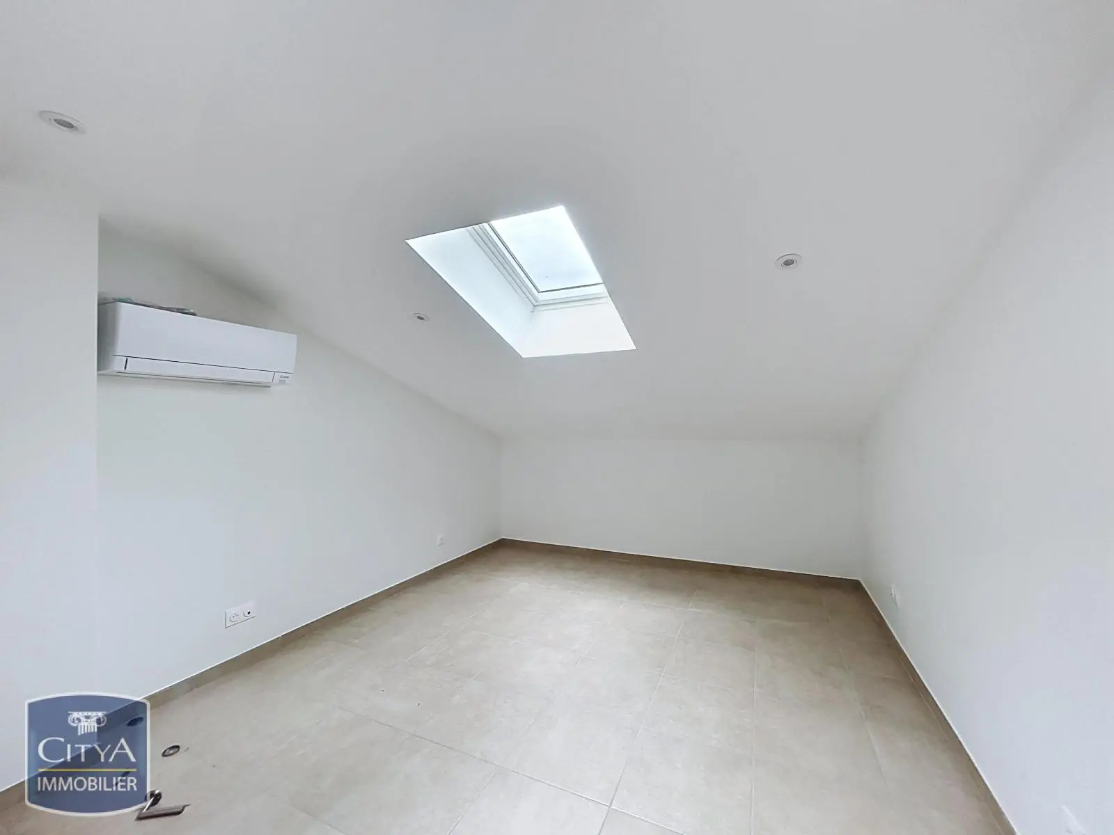 Photo 1 Appartement 1 pièce 22.24m²