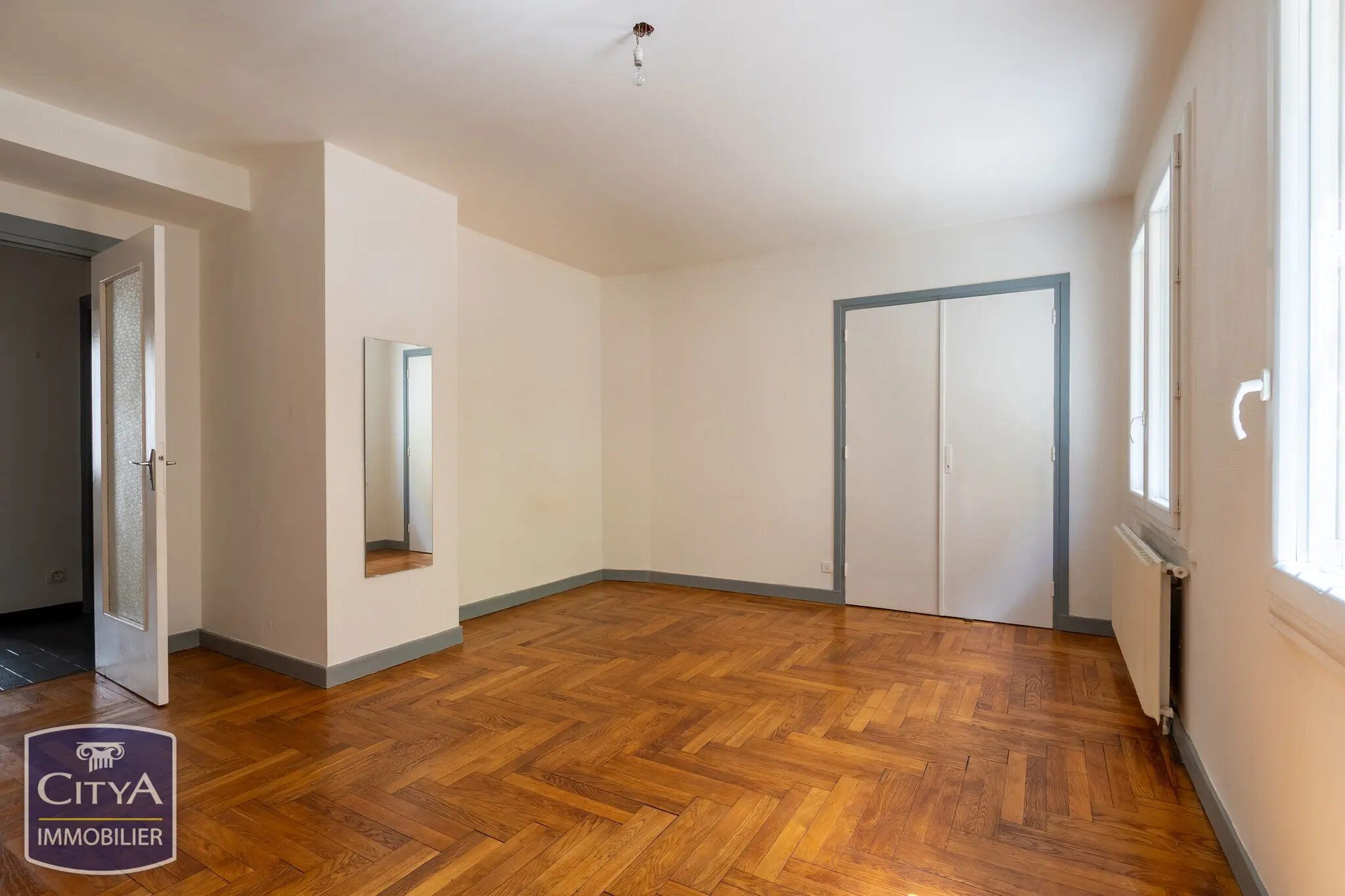 Photo 1 Appartement 1 pièce 41m²