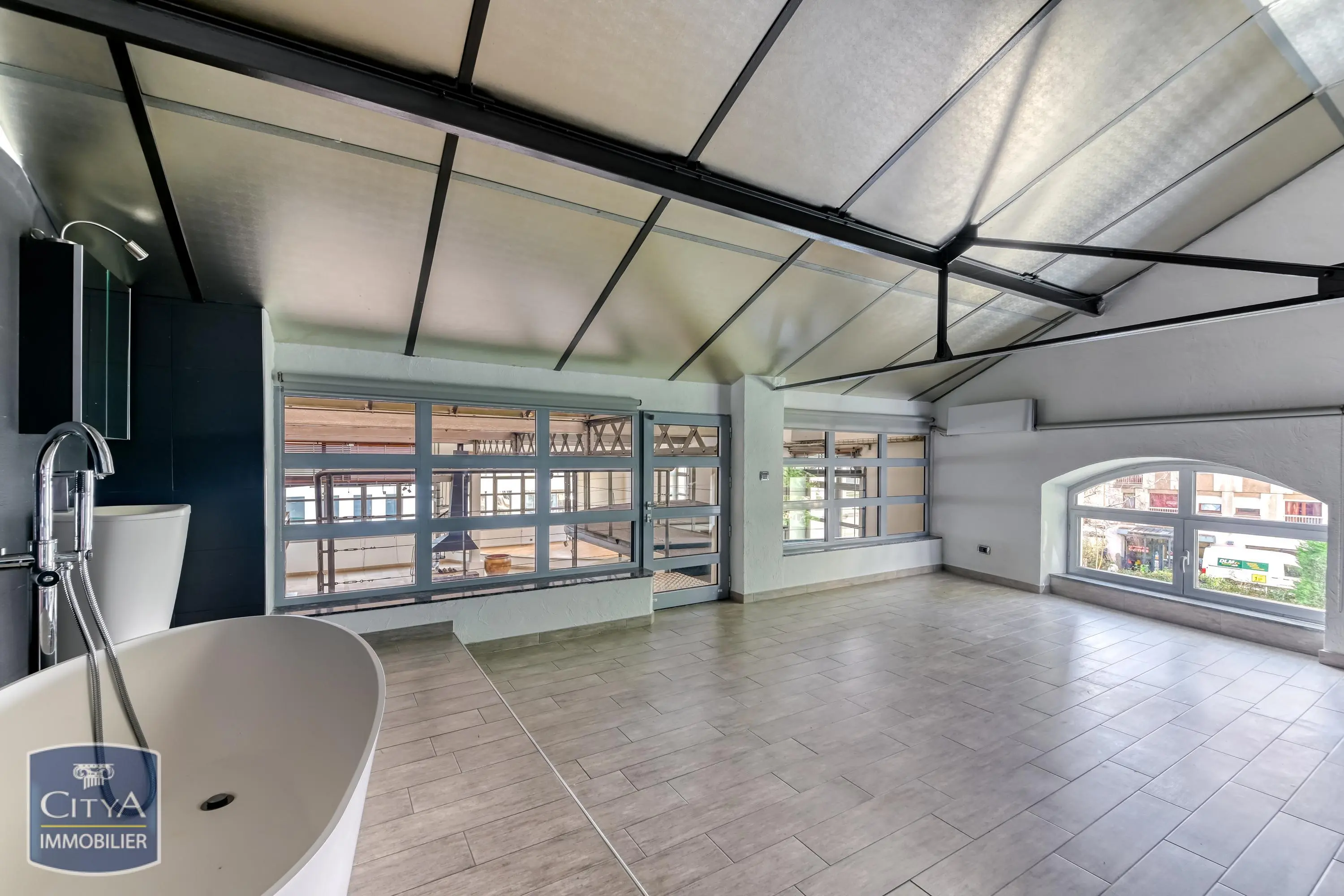 Photo 24 Appartement 5 pièces 218.74m²