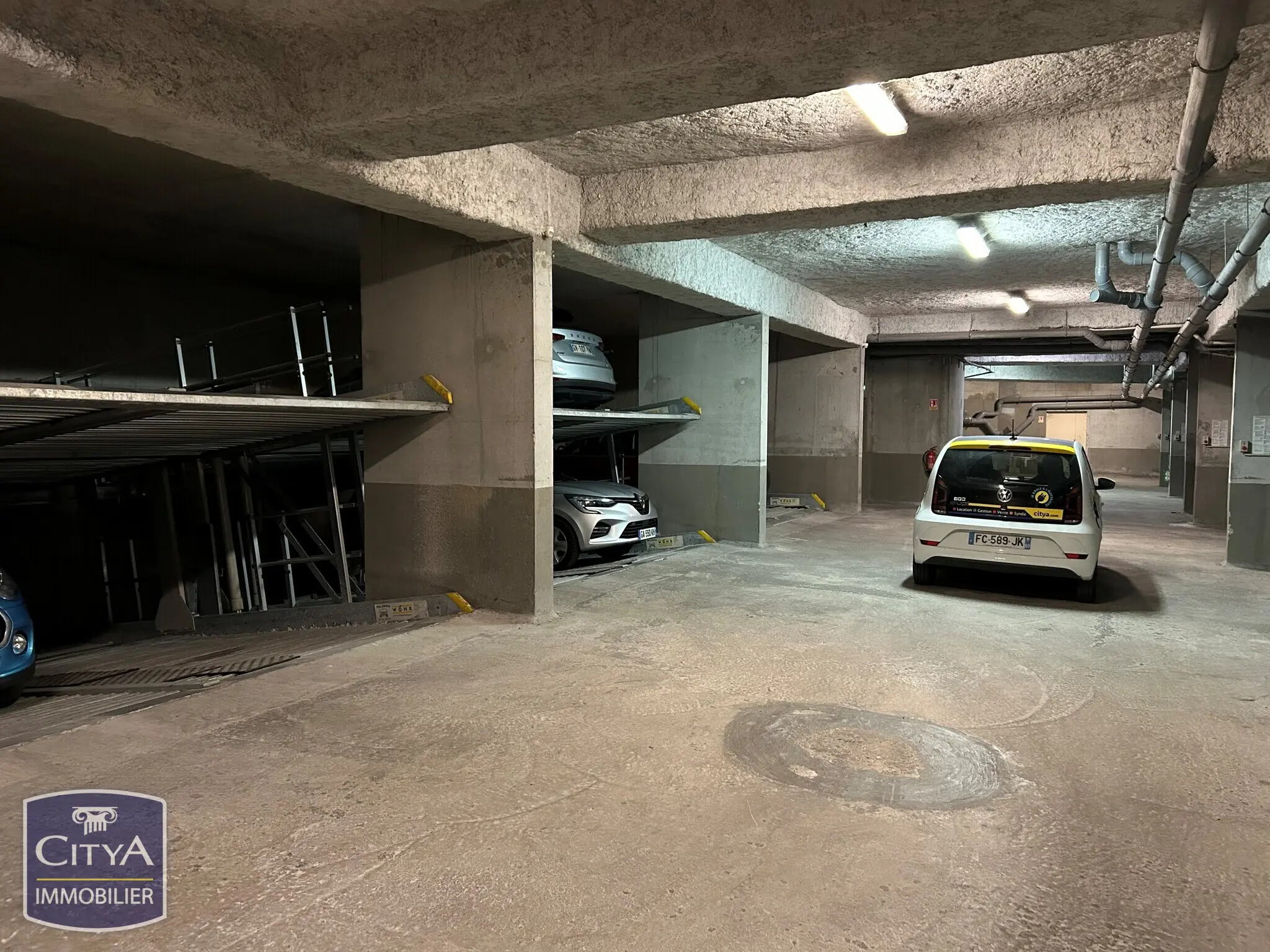 Photo 2 Parking