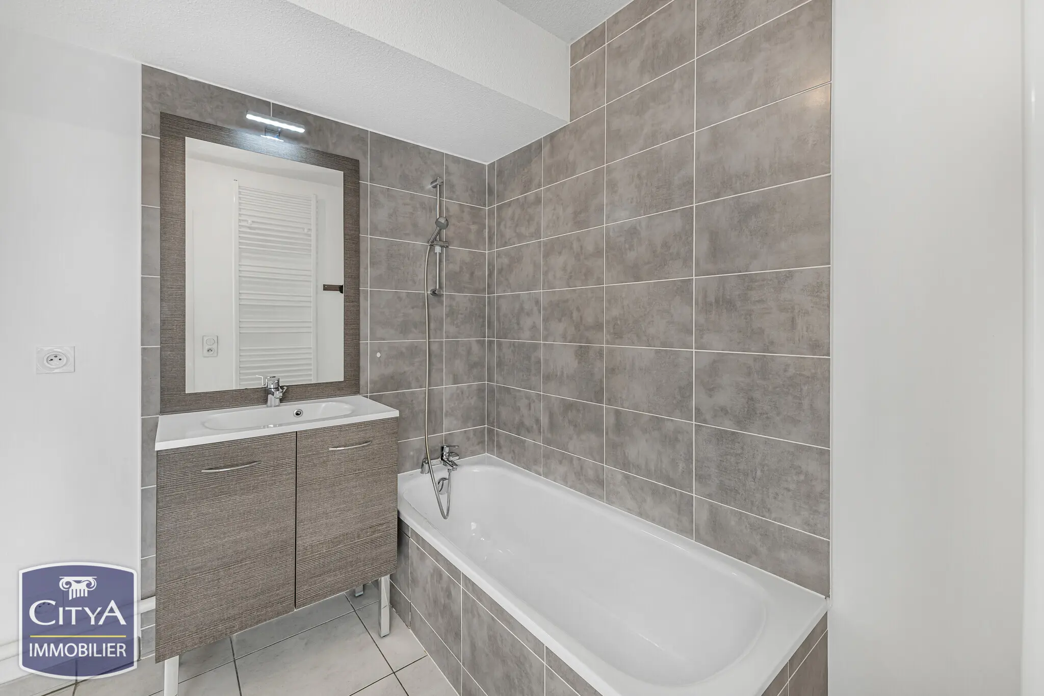 Photo 8 appartement Sathonay-Camp