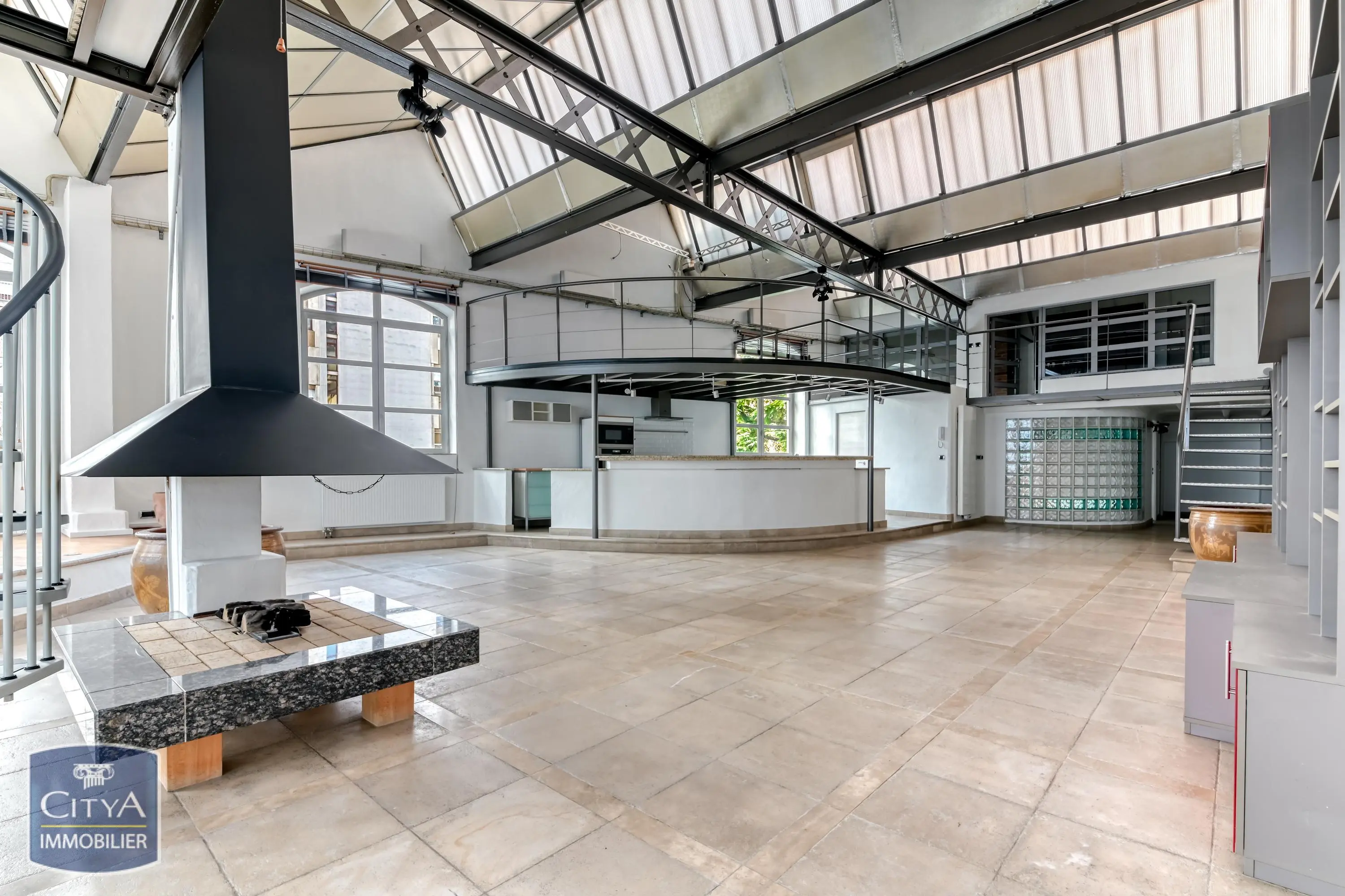 Photo 2 Appartement 5 pièces 218.74m²