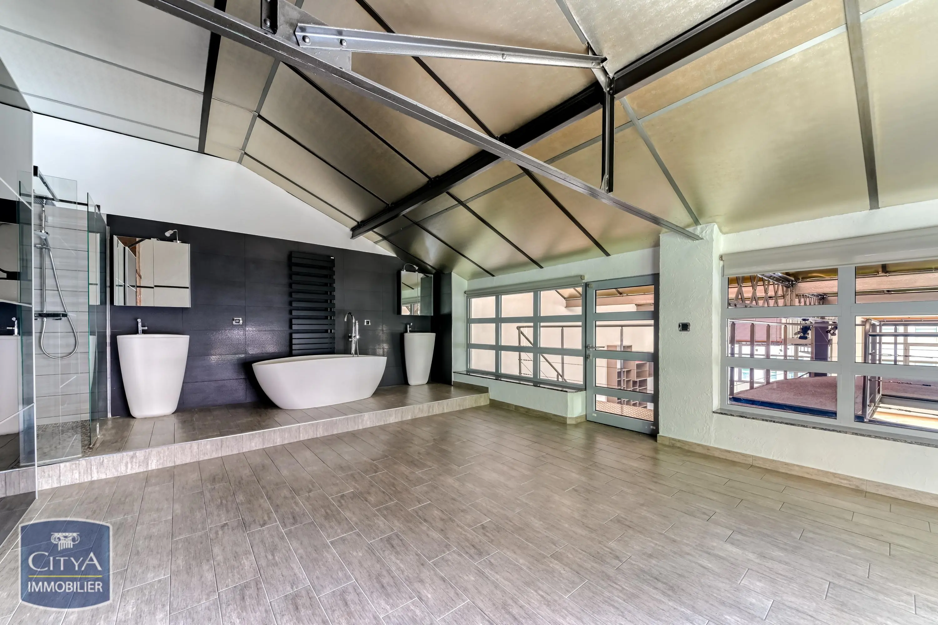 Photo 22 Appartement 5 pièces 218.74m²