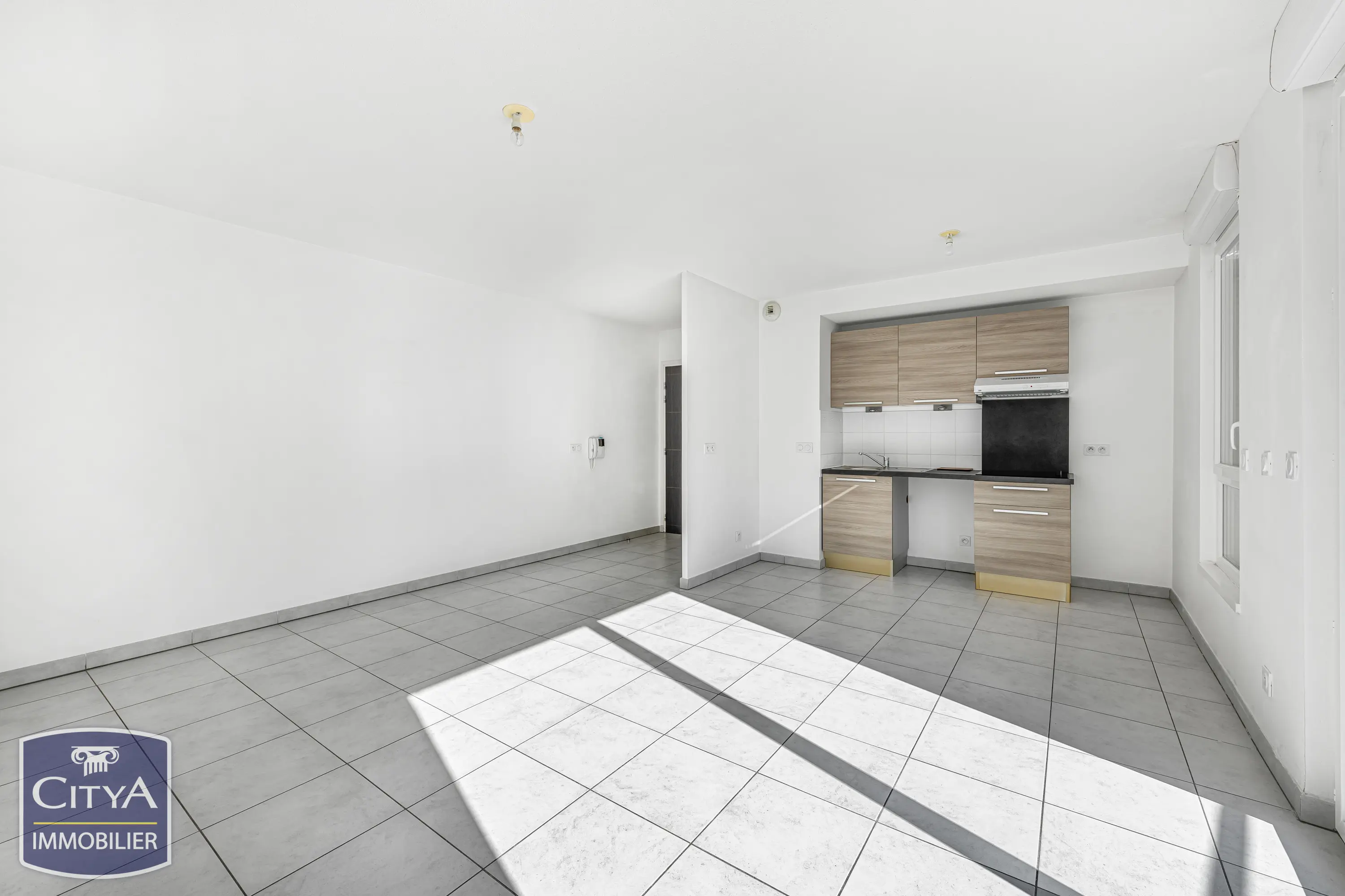 Photo 2 appartement Sathonay-Camp