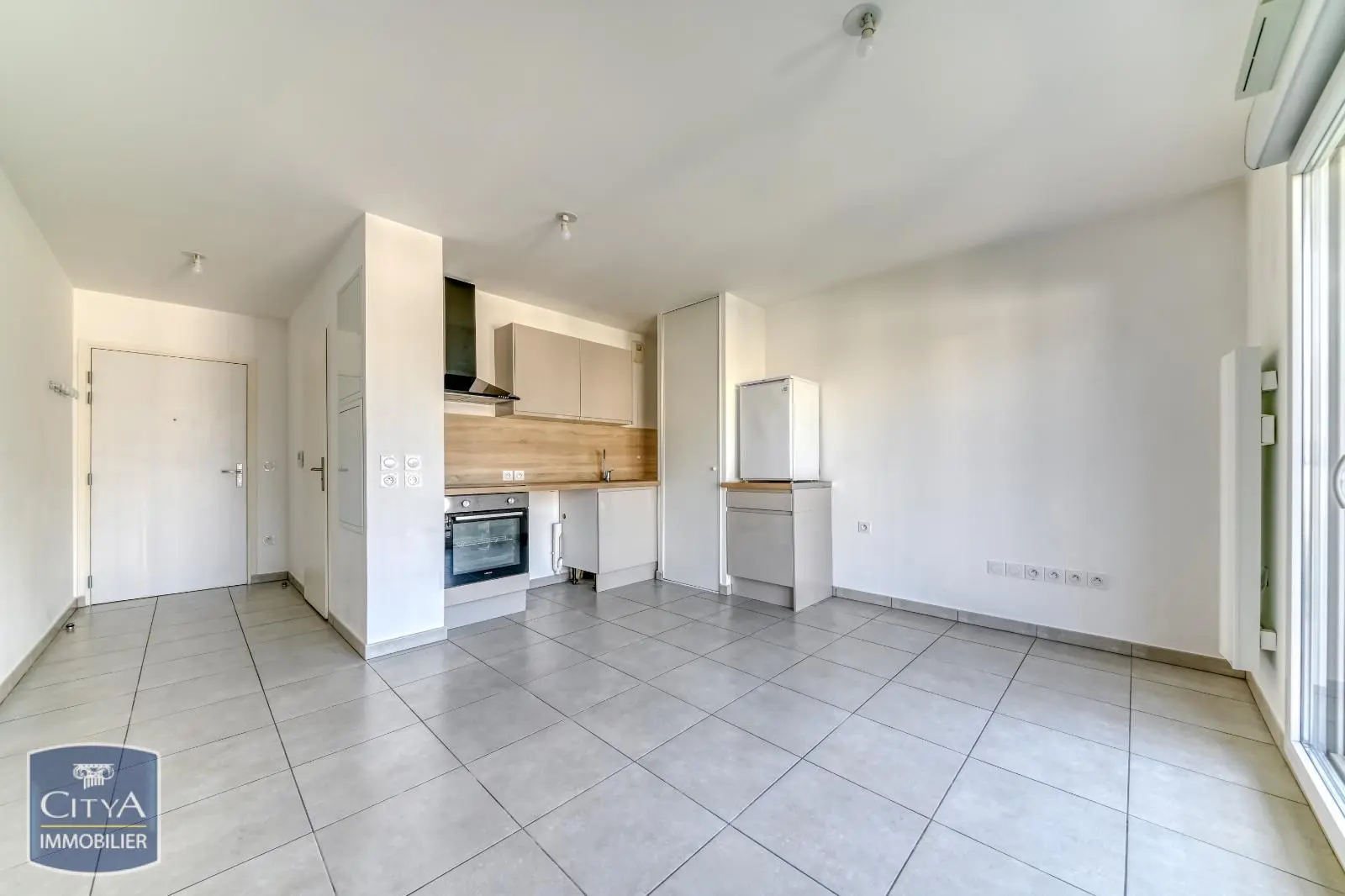 Photo 2 Appartement 1 pièce 25.7m²