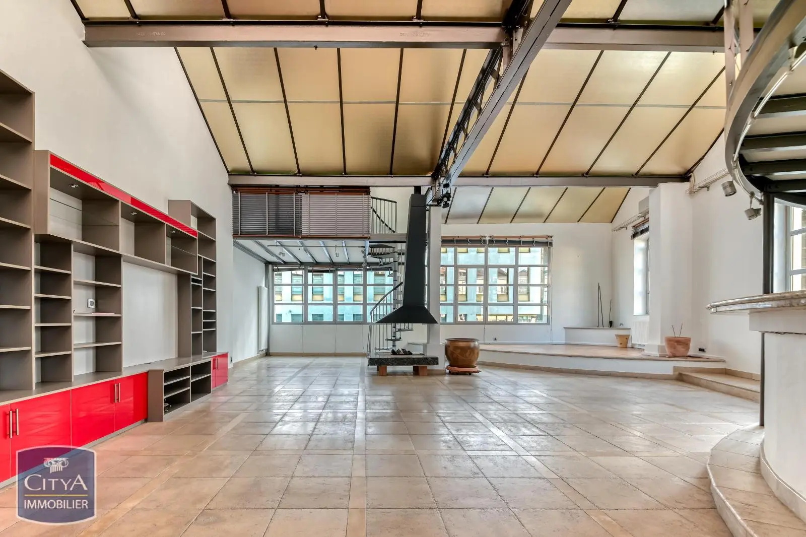 Photo 9 Appartement 5 pièces 218.74m²