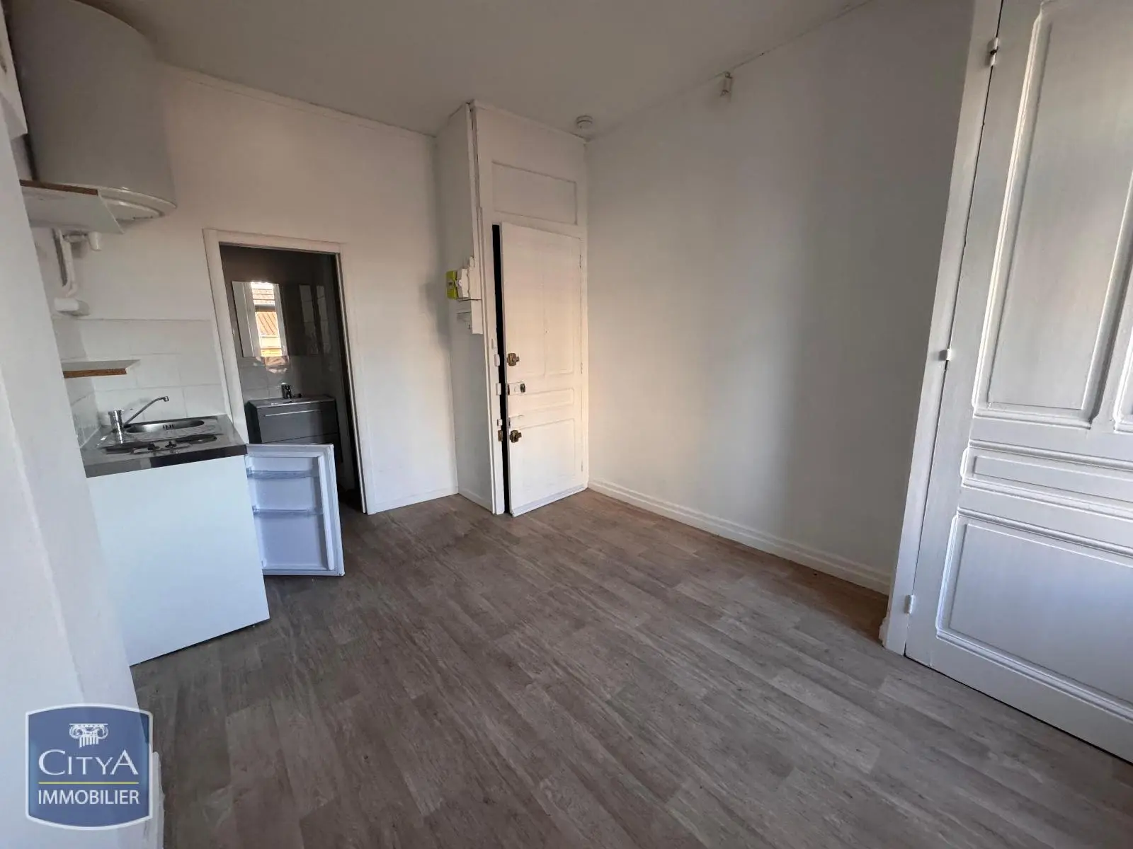 Photo 2 Appartement 1 pièce 15.41m²