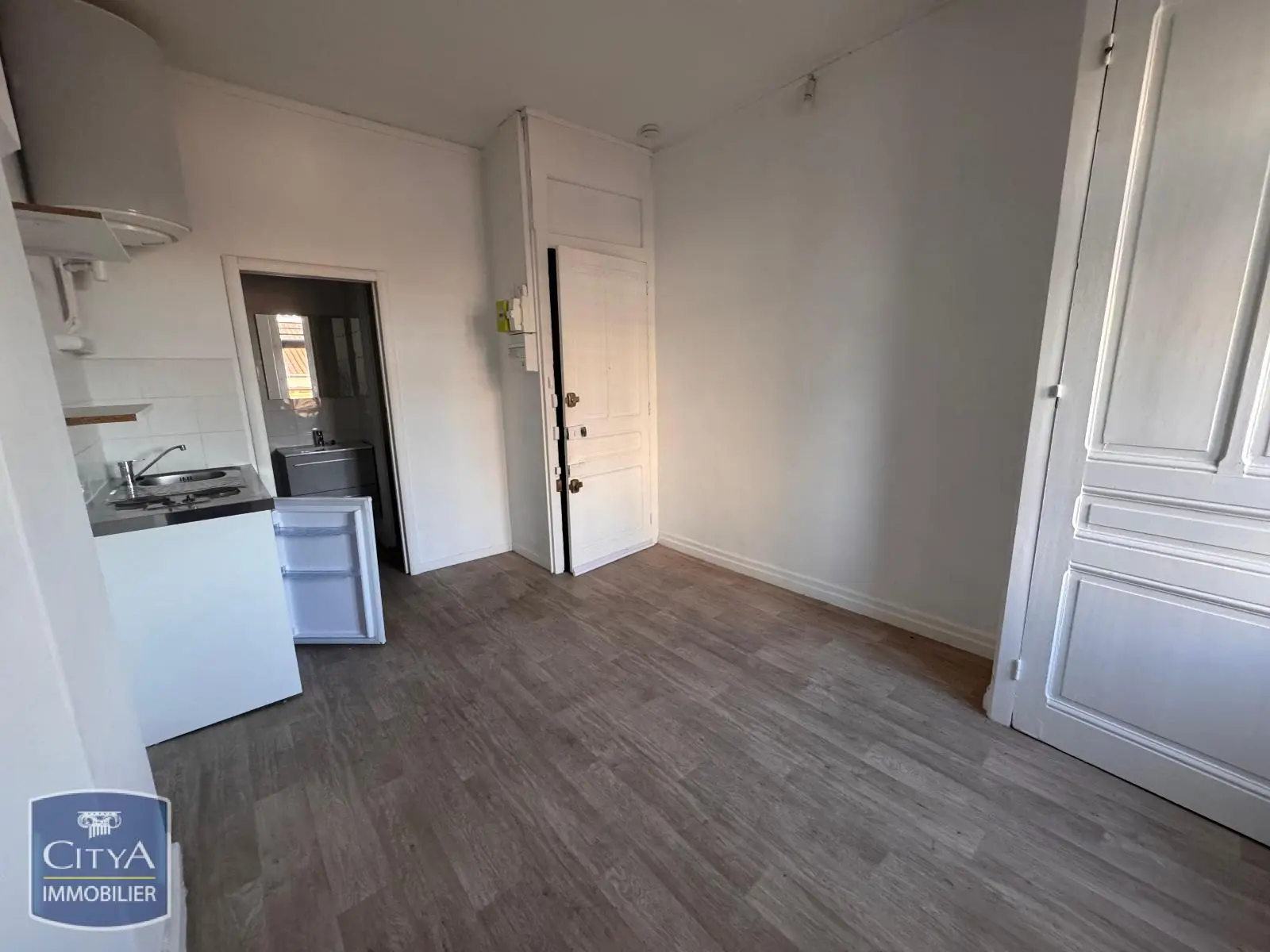 Photo 3 Appartement 1 pièce 15.41m²