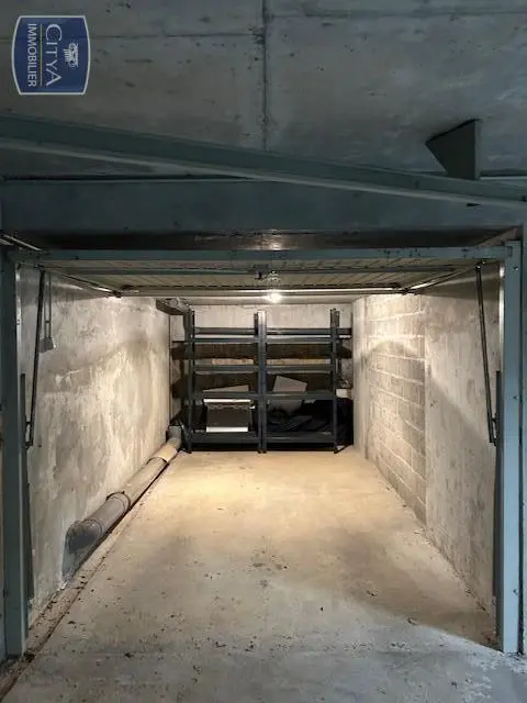 Photo 2 Parking