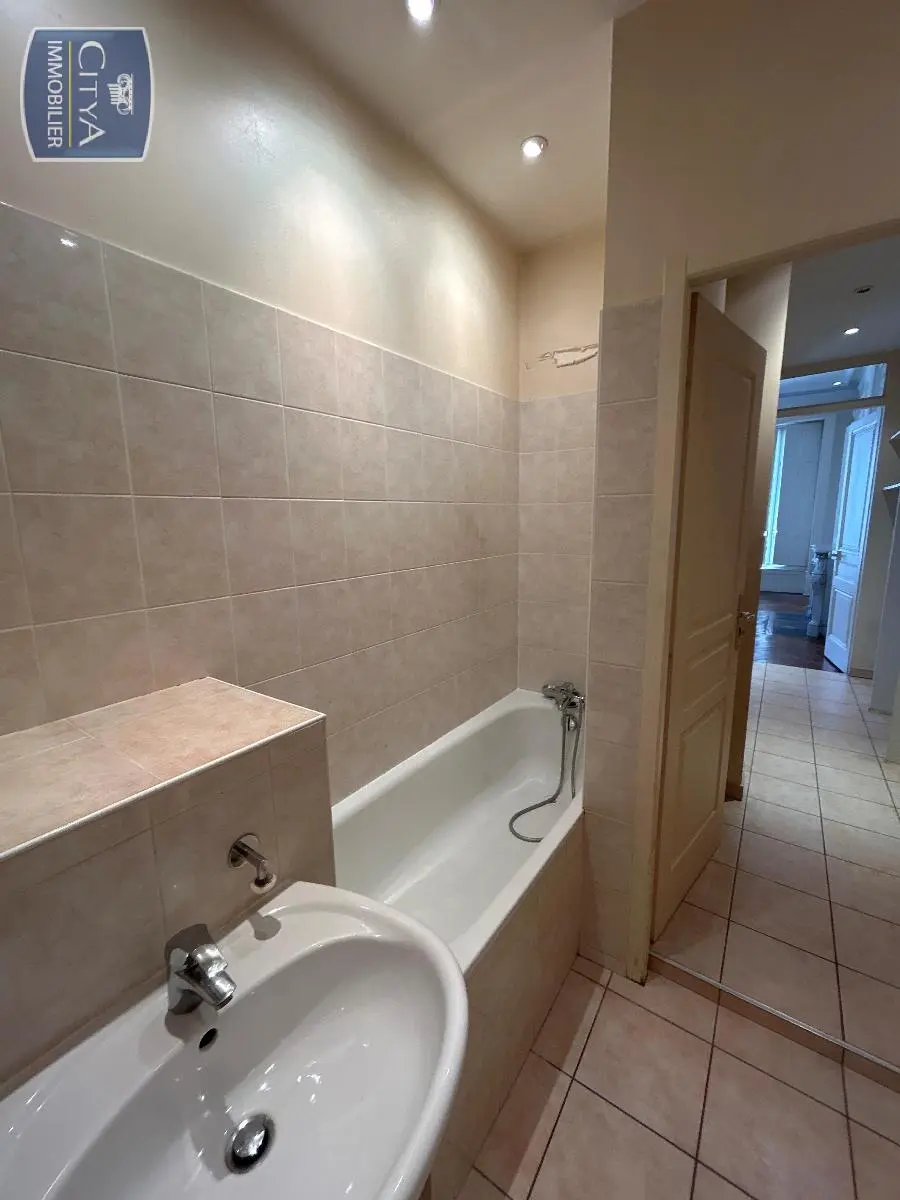 Photo 10 Appartement 6 pièces 169m²
