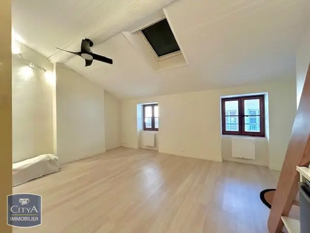 Photo 2 Appartement 1 pièce 24.37m²