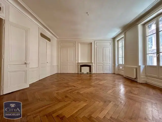 Photo 1 Appartement 3 pièces 111.82m²