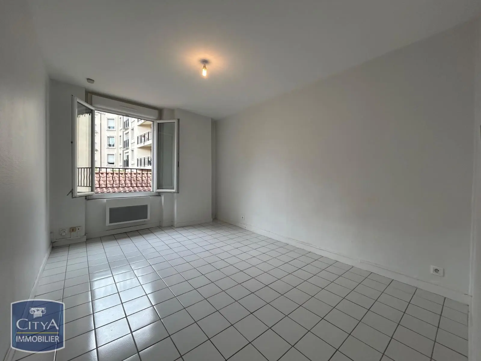 Photo 1 Appartement 1 pièce 25.73m²