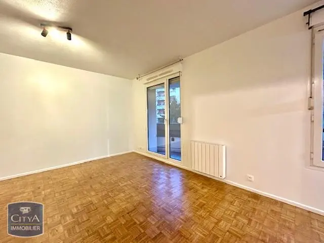 Photo 1 Appartement 1 pièce 28.37m²