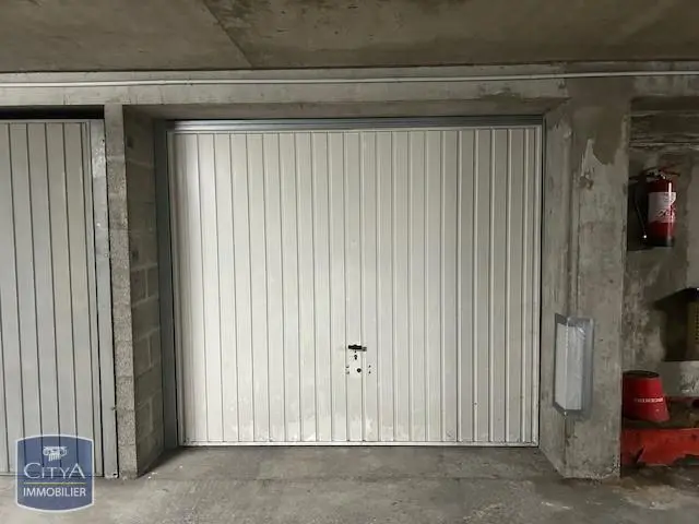 Photo 2 Parking