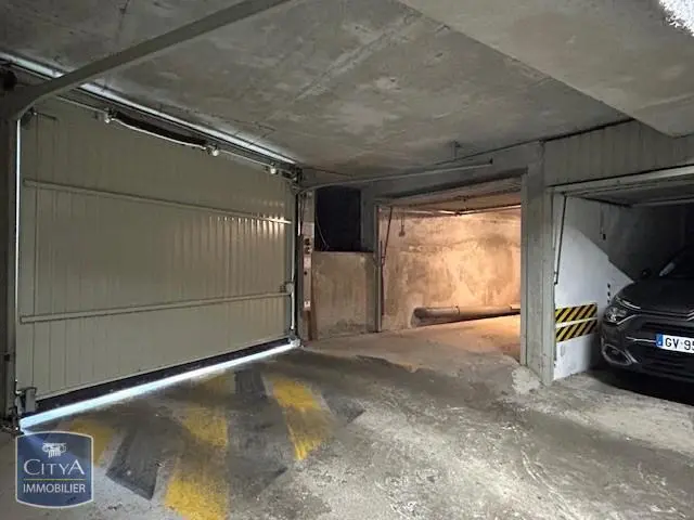 Photo 1 Parking