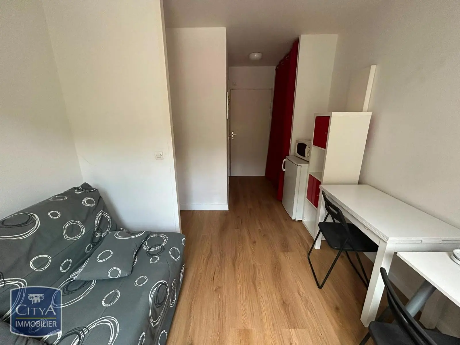 Photo 2 Appartement 1 pièce 13.81m²