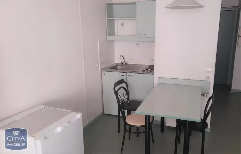 Photo 2 Appartement 1 pièce 23.48m²