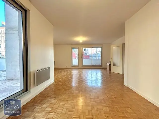 Photo 1 Appartement 5 pièces 108.24m²