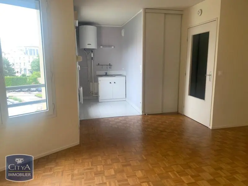 Photo 1 Appartement 1 pièce 30.84m²