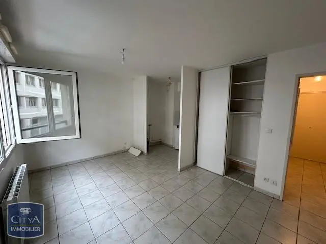 Photo 2 Appartement 1 pièce 25.72m²