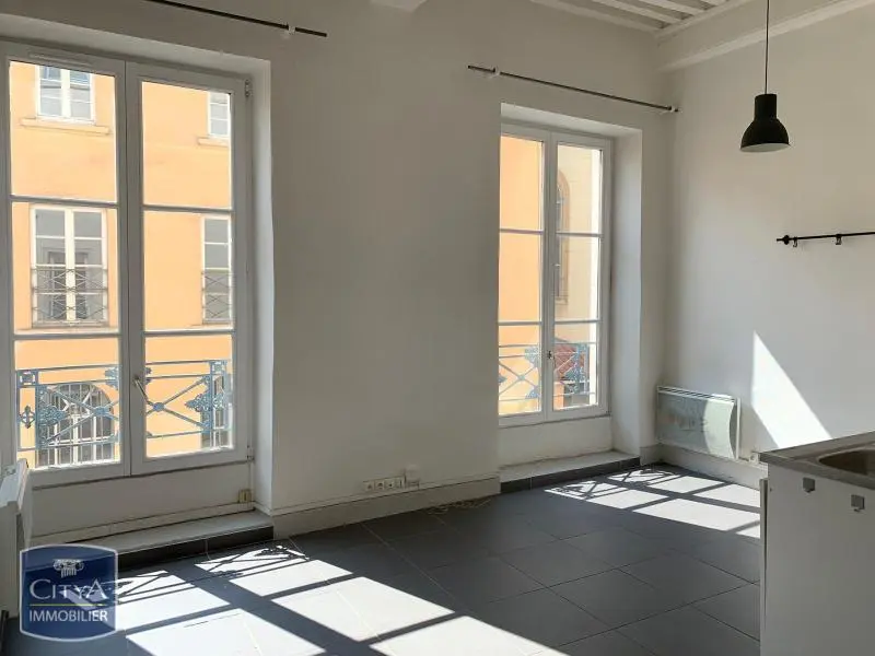 Photo 1 Appartement 1 pièce 24.19m²