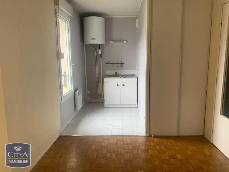 Photo 2 Appartement 1 pièce 30.84m²