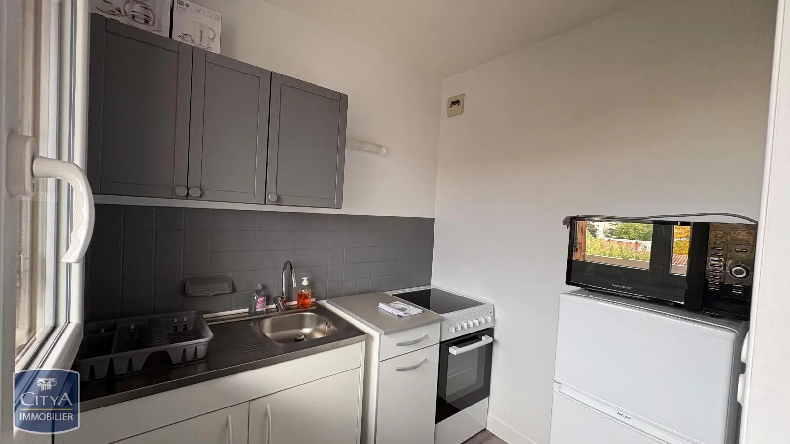 Photo 2 Appartement 1 pièce 26.8m²