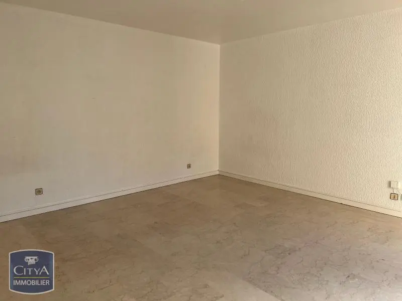 Photo 1 Appartement 1 pièce 39.88m²
