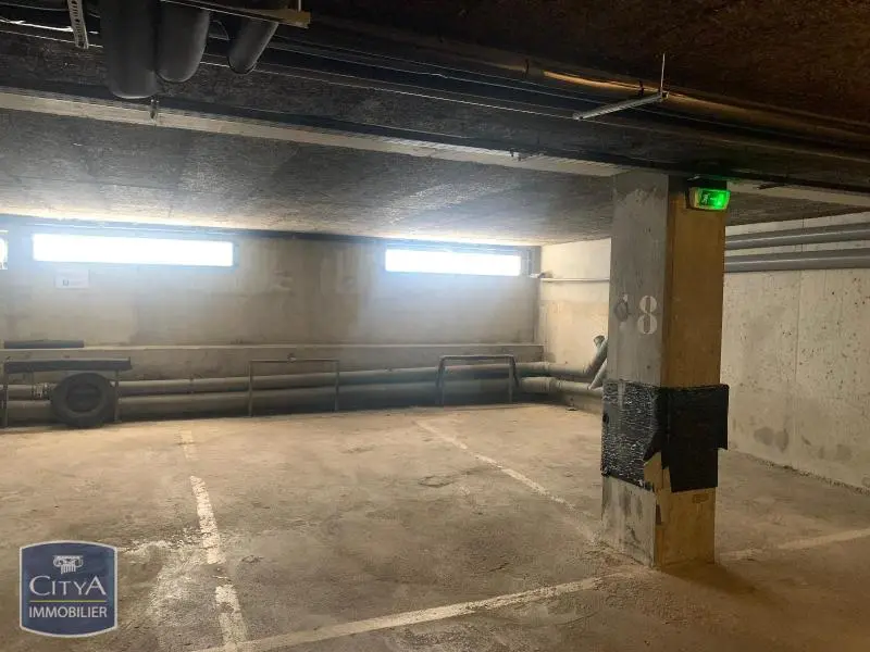 Photo 2 Parking